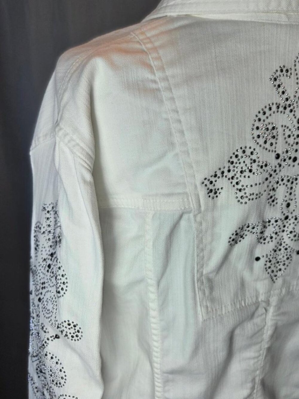 Chico’s White Denim Jacket Sz 1 Rhinestone Embellished Scroll Bling Button Front